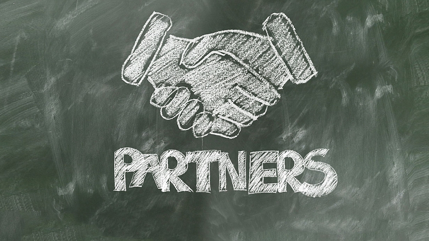 Schultafel, Partner, shaking hands
