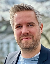 Dr. Simon Schindler