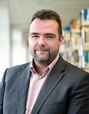 Prof. Dr. Kai Riewe